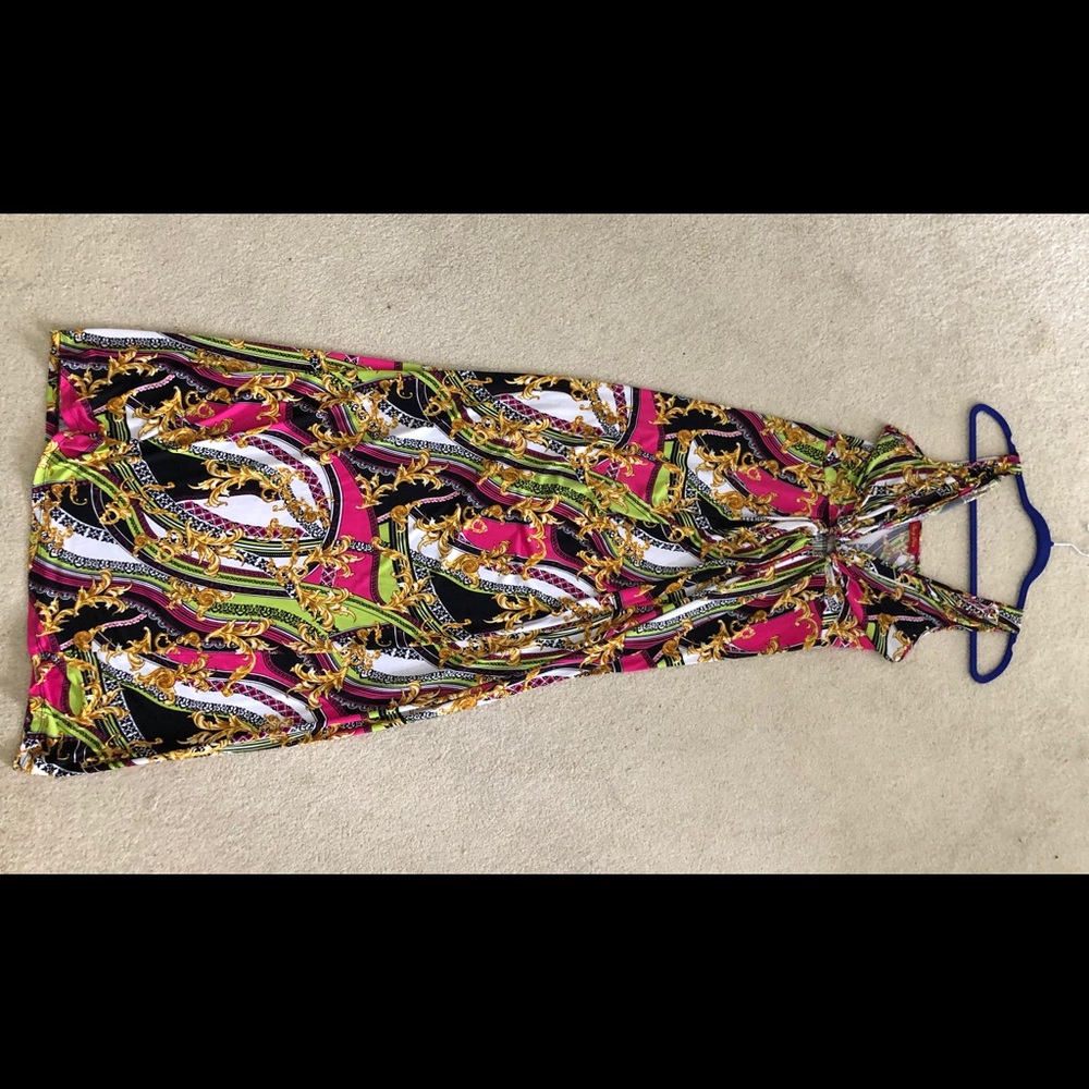 Dresses - Picture 3 of 8